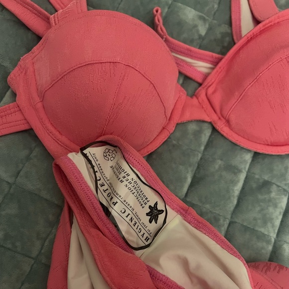 NWT SOLID AND STRIPED BIKINI - Picture 5 of 7